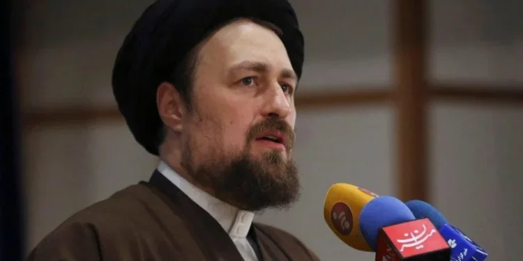 রাস্তা ও মসজিদ ত্যাগ না করার আহ্বান আয়াতুল্লাহ খোমেনির নাতির