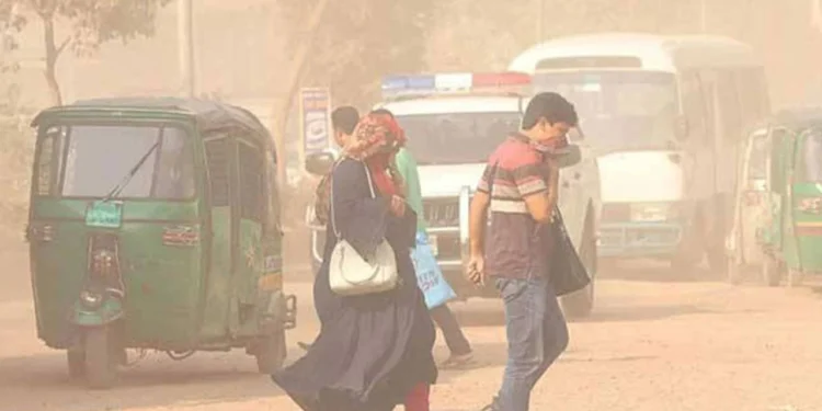 আজ বায়ুদূষণে শীর্ষে ঢাকা, দ্বিতীয় লাহোর