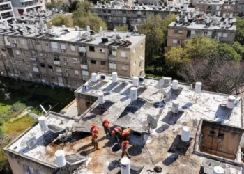 ইসরায়েলের মধ্যাঞ্চলে আঘাত হেনেছে ইরানের ক্ষেপণাস্ত্র