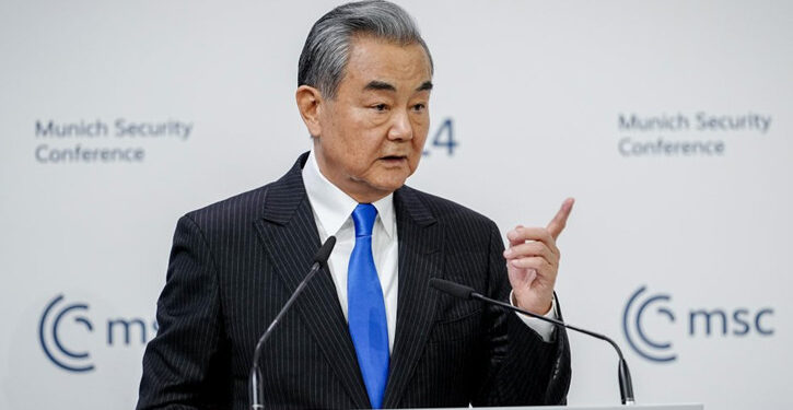 ইসরায়েলি মন্ত্রীকে চীনের পররাষ্ট্রমন্ত্রীর টেলিফোন, অবিলম্বে হামলা বন্ধের আহ্বান