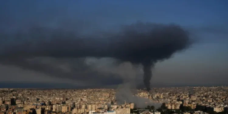 লেবাননের একটি হোটেলে ইসরাইলের হামলা, হতাহতের শঙ্কা