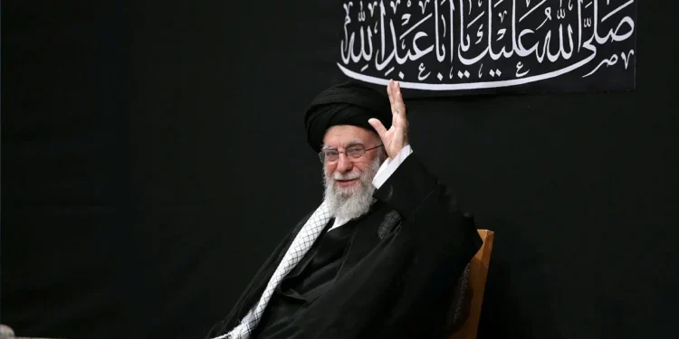 খামেনিকে শেষ বিদায়, কোথায় সমাহিত হবেন : তিন দিনব্যাপী আনুষ্ঠানিকতার ঘোষণা