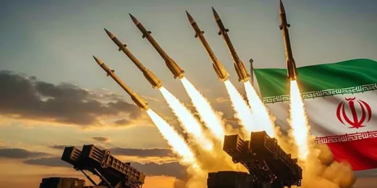 যুক্তরাষ্ট্র-ইসরায়েলের দিকে ৪০টিরও বেশি ক্ষেপণাস্ত্র হামলা চালিয়েছে ইরান