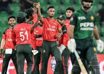 বাবরকে বাদ দিয়ে বাংলাদেশ সফরে পাকিস্তান