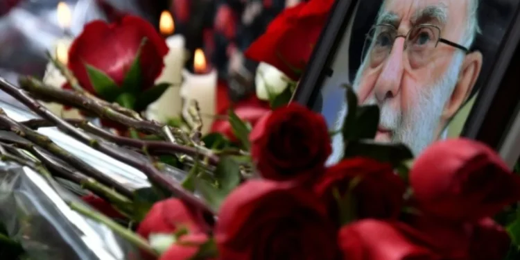 ইরানের মাশহাদে হবে খামেনির দাফন, শোকসভায় অংশ নেবে লক্ষাধিক মানুষ