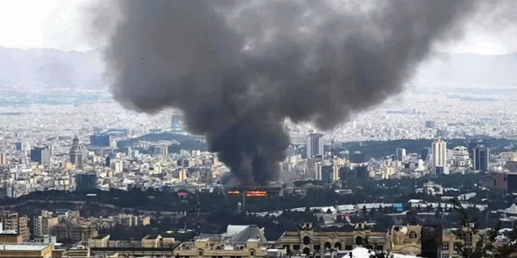 মধ্যপ্রাচ্যে সর্ববৃহৎ মার্কিন ঘাঁটিতে ইরানের ক্ষেপণাস্ত্র হামলা