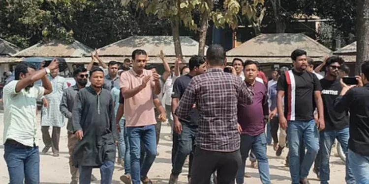 গাংনীতে আইনশৃঙ্খলা কমিটির সভায় হট্টগোল: জামায়াত নেতাকে মারধরের চেষ্টা, সভা পণ্ড