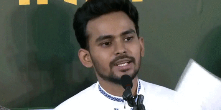 বাবা-মা, স্ত্রী ও নিজের ব্যাংক হিসাব উন্মুক্ত করলেন আসিফ মাহমুদ