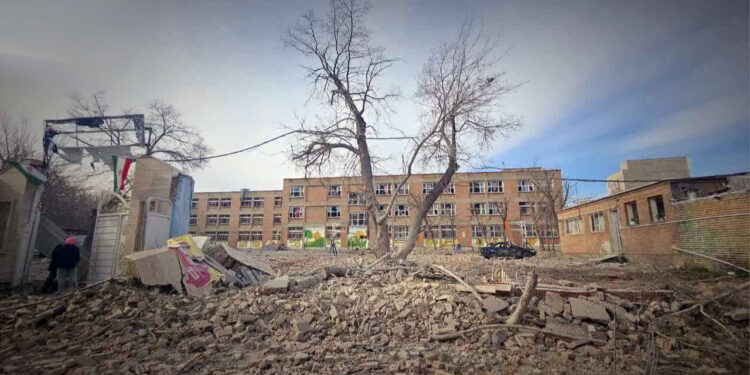 আবারও ইরানের গার্লস স্কুলে ইসরায়েলের হামলা, অল্পের জন্য রক্ষা পেল শিক্ষার্থীরা