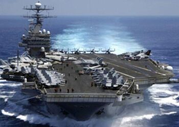 ইরানের হামলায় পিছু হটতে বাধ্য হয় মার্কিন রণতরী: আইআরজিসি