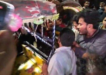 থানার সামনে আধাঘণ্টা ৭ মার্চের ভাষণ বাজানোকে কেন্দ্র করে উত্তপ্ত শাহবাগ