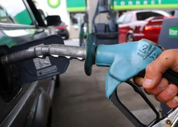 জ্বালানি নিয়ে সারা দেশে তুলকালাম, হাহাকার