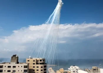 লেবাননে আবাসিক এলাকায় সাদা ফসফরাস ব্যবহারের অভিযোগ ইসরাইলের বিরুদ্ধে