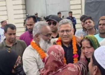 ১৭৫ দিন পর জেল থেকে বের হতেই আওয়ামী লীগ নেতাকে স্বাগত বিএনপি এমপির