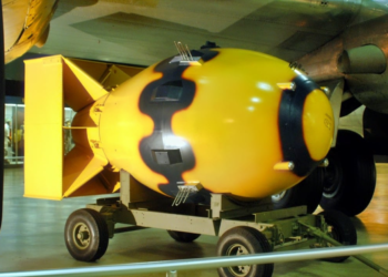 হারানো সেই ৬ পারমাণবিক বোমাই ট্রাম্পের জন্য এখন বড় হুমকি