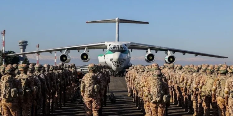 যুক্তরাষ্ট্র–ইসরায়েলের অভিযান যত এগোচ্ছে, ইরানি সশস্ত্রবাহিনী তাদের কৌশল বদলে নিচ্ছে