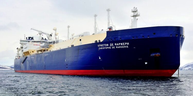 অর্ধেকেরও কম দামে সরকারকে তেল দিচ্ছে রাশিয়া, লাগবে না জাহাজ ভাড়াও