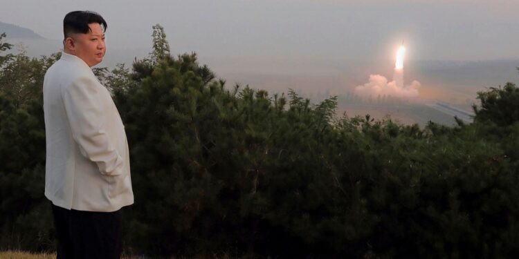 জাপান সাগরে উত্তর কোরিয়ার ১০টি ব্যালিস্টিক ক্ষেপণাস্ত্র নিক্ষেপ