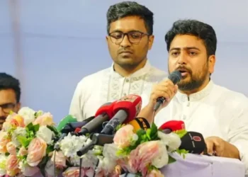 রাষ্ট্রপতিকে অপসারণ করে গ্রেপ্তার করতে হবে: নাহিদ ইসলাম