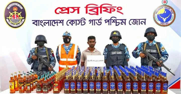 মোংলায় মহিলা দল সহ-সভাপতির বাড়ি থেকে ১৯৭ বোতল বিদেশি মদ উদ্ধার, স্বামী আটক
