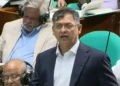 গণভোটের রায় বাস্তবায়ন করতে হলে সংবিধান সংশোধন করতে হবে: সংসদে স্বরাষ্ট্রমন্ত্রী