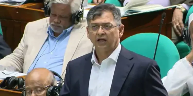 গণভোটের রায় বাস্তবায়ন করতে হলে সংবিধান সংশোধন করতে হবে: সংসদে স্বরাষ্ট্রমন্ত্রী