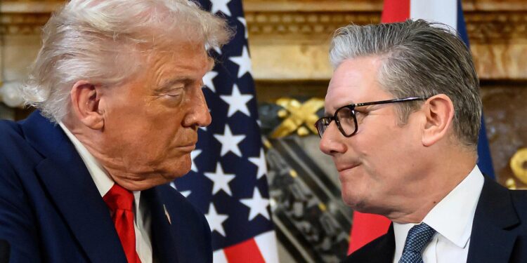 ট্রাম্পের সব আবদার মানবে না ব্রিটেন: ইরান ইস্যুতে লন্ডনের কড়া বার্তা