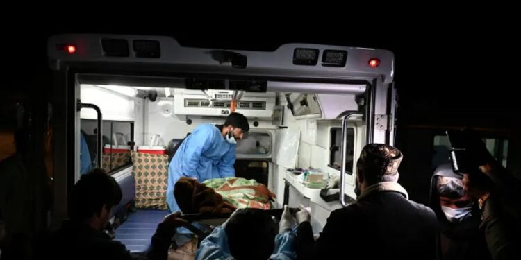 আফগানিস্তানের হাসপাতালে পাকিস্তানের হামলা, নিহত ৪০০