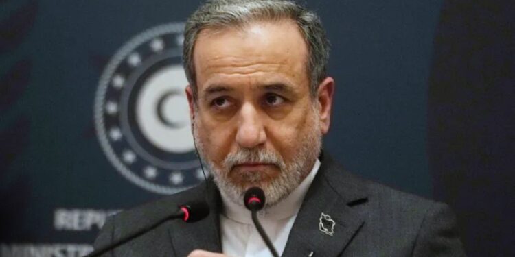 বিশ্বকে কড়া হুঁশিয়ারি দিলেন ইরানের পররাষ্ট্রমন্ত্রী