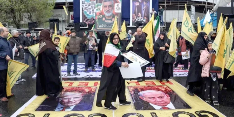 ইরানে শতাধিক ‘বিশ্বাসঘাতক’ গ্রেপ্তার, দেশবিরোধী ১১১টি রাজতন্ত্রপন্থি সেল নিষ্ক্রিয়