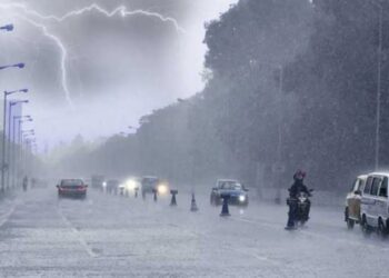 রাজধানীতে দুপুরের মধ্যে বজ্রবৃষ্টির আভাস