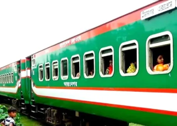 ২১ ঘণ্টা পর উত্তরাঞ্চলে ট্রেন চলাচল স্বাভাবিক