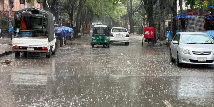 ঈদের আগের দিন রাজধানীতে ঝড়-বৃষ্টি