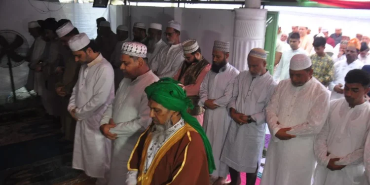 সৌদির সঙ্গে মিল রেখে রাজধানীতে ঈদের জামাত অনুষ্ঠিত