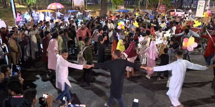 চাঁদ রাতে ইনকিলাব মঞ্চের ঈদের মিছিল