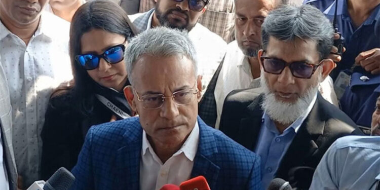 বাস কম হওয়ায় যাত্রীরা স্বেচ্ছায় ১০০-২০০ টাকা বেশি অফার করে বাড়ি যাচ্ছেন: রবিউল