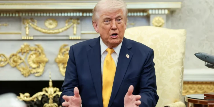 ইরানে সামরিক অভিযান গুটিয়ে আনার ইঙ্গিত ট্রাম্পের