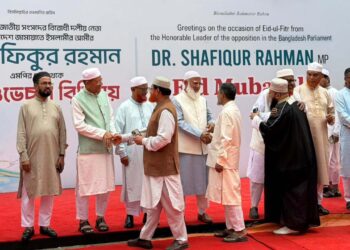 গণ্যমান্য ব্যক্তিদের সঙ্গে ঈদের কুশল বিনিময় বিরোধীদলীয় নেতার