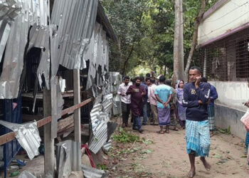 ভাঙ্গায় ঈদের নামাজ শেষে রক্তক্ষয়ী সংঘর্ষ: আহত ১০, বাড়িঘরে ভাঙচুর ও লুটপাট