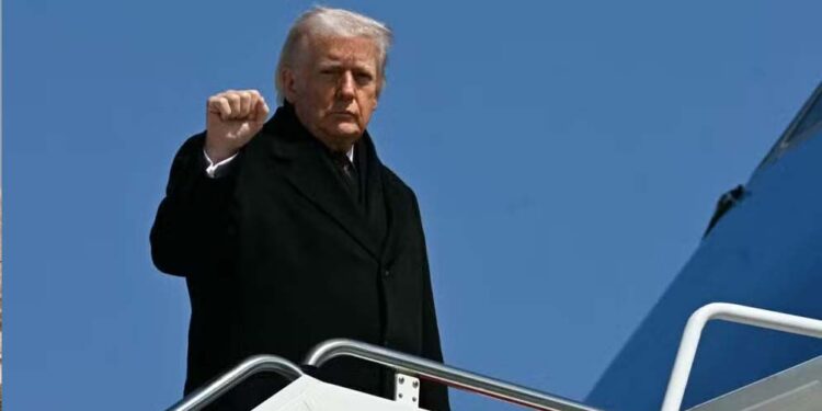 হরমুজ প্রণালি খুলতে ইরানকে ৪৮ ঘণ্টার আলটিমেটাম ট্রাম্পের