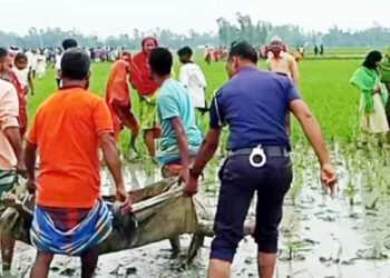 ঈদ বোনাস দেওয়ার কথা বলে ডেকে নিয়ে যুবককে গলা কেটে হত্যা