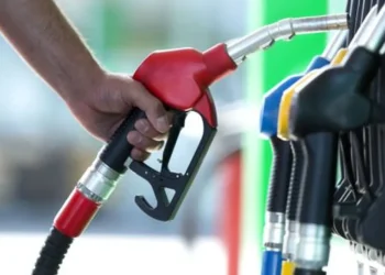 ট্রাম্পের হামলা স্থগিতের ঘোষণায় তেলের দামে বড় পতন