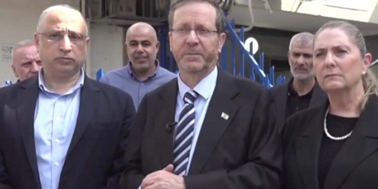 ইরানের মিসাইল দেখে দৌড়ে পালালেন ইসরাইলের প্রেসিডেন্ট