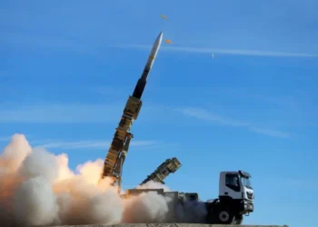 ইসরায়েলের পারমাণবিক কেন্দ্রে ইরানের ক্ষেপণাস্ত্র হামলা