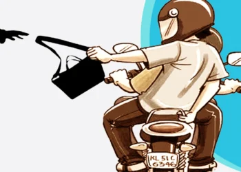 খুলনায় ছিনতাইকারীর গুলিতে ছিনতাইকারী নিহত, ব্যবসায়ী আহত