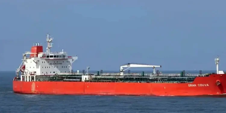 জ্বালানি তেল নিয়ে দেশে এলো আরও একটি জাহাজ