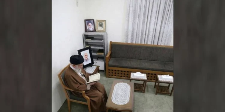 খামেনির শেষ ছবি প্রকাশ করল ইরান