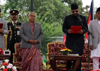 নেপালের সর্বকনিষ্ঠ প্রধানমন্ত্রীর শপথগ্রহণ