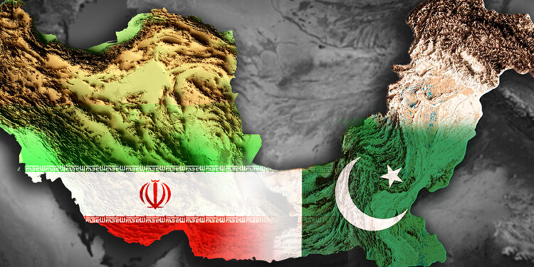 তেহরানের পাশে পাকিস্তানি জেনারেল ও বুদ্ধিজীবীরা