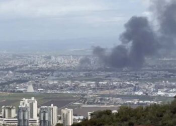 ইরান-হিজবুল্লাহর যৌথ হামলায় জ্বলছে ইসরাইলের হাইফা